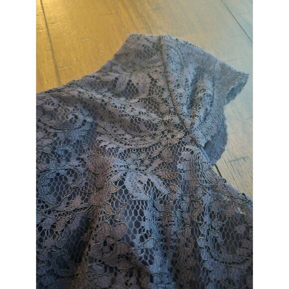 Belsoie Navy Lace Cocktail Dress With Cap Sleeves & Button Back Detail Size 4 - Picture 2 of 5